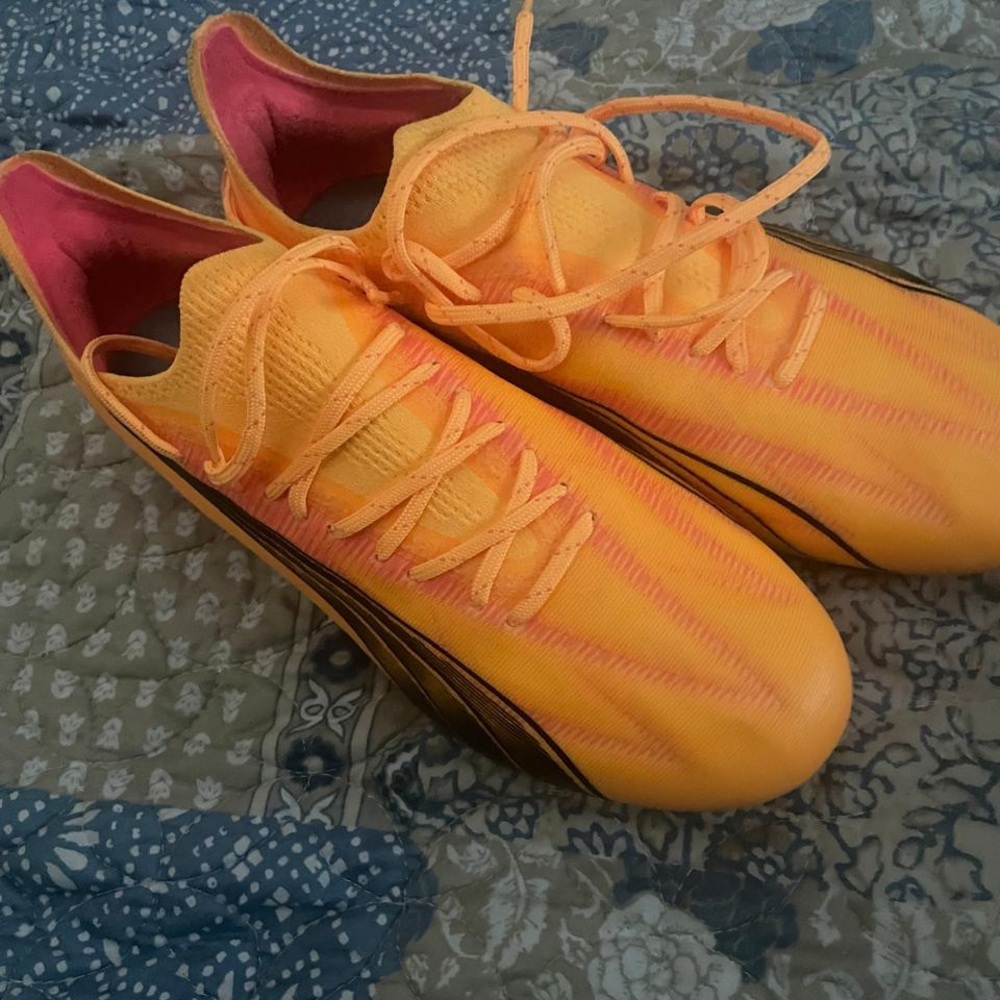 Puma Ultra Elite soccer cleats size 9 men’s